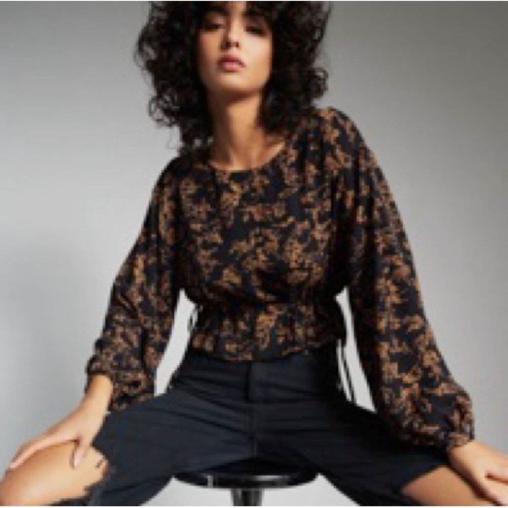 Dynamite floral blouse